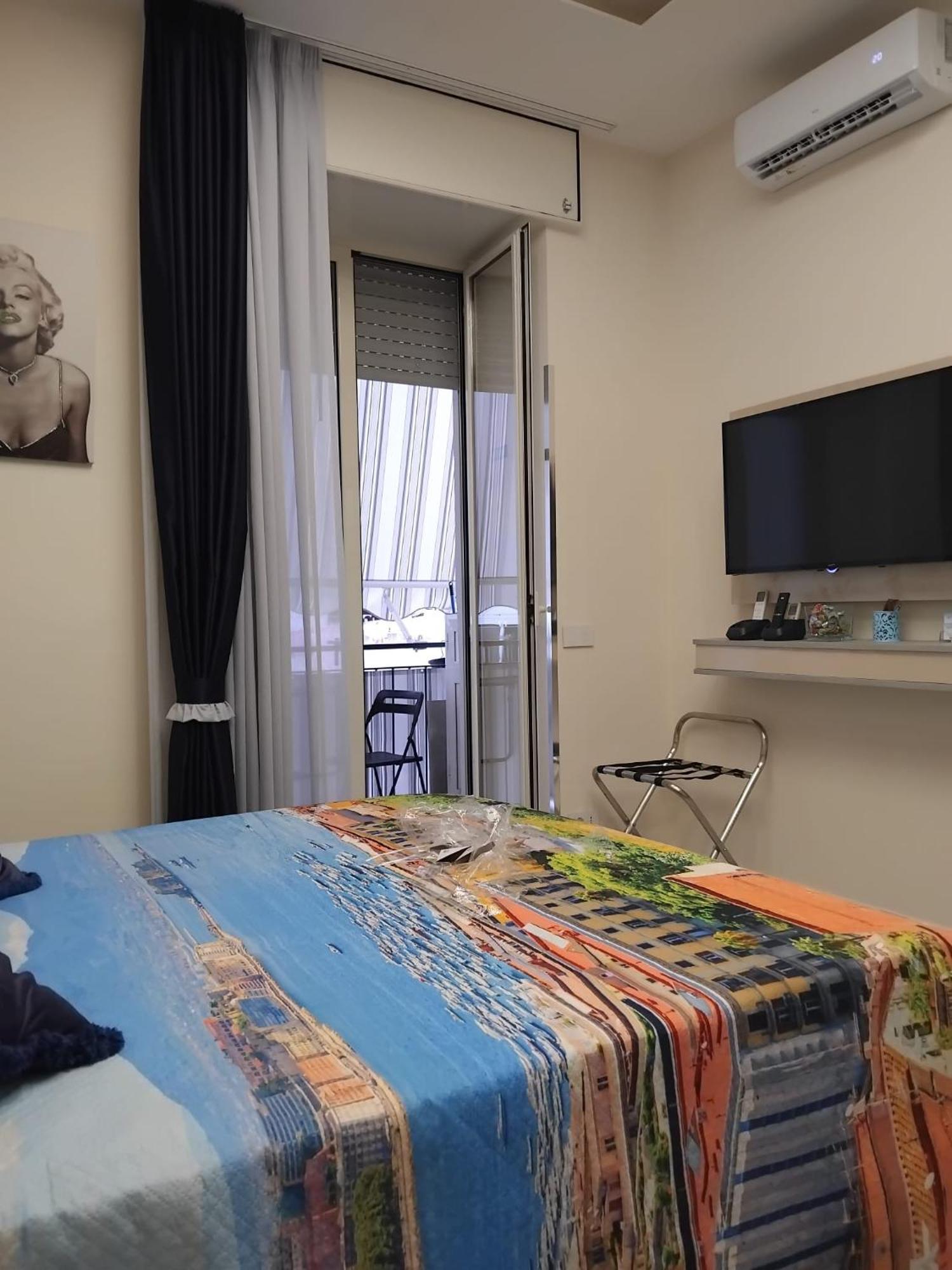 B&bpiccololucio3 Naples